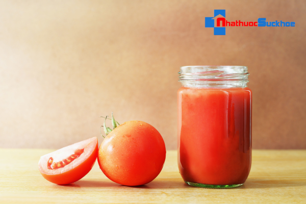 Cách gội đầu bằng nước ép cà chua hiệu quả