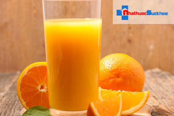 Ủ tóc bằng nước cam nguyên chất