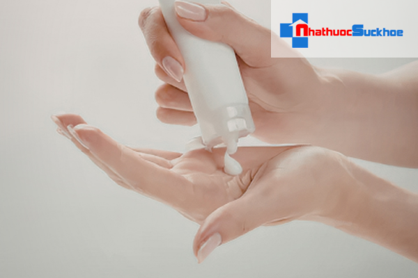 Dưỡng ẩm đầy đủ để da luôn mềm mịn